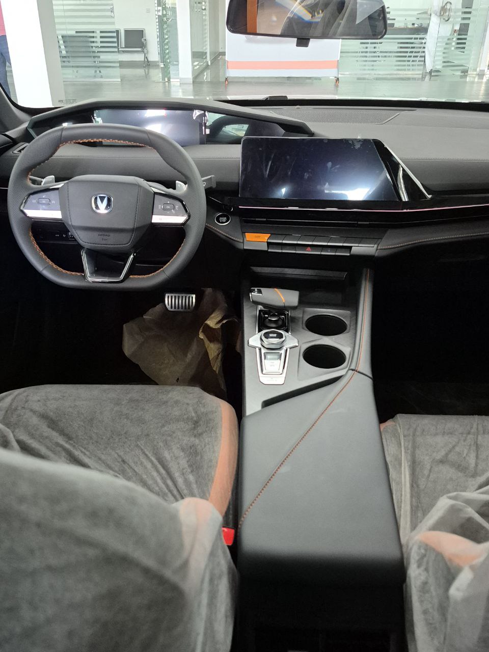 UNI-V شانجان سبورت 2026 - cars.image 3